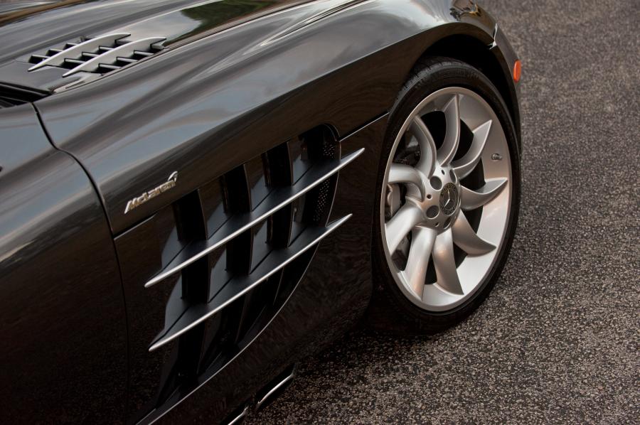  Mercedes-Benz SLR McLaren Black 2006 года  (фото 14 из 27)